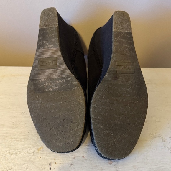TOMS Black Canvas Peep-Toe Wedges with Patterned Lining - Picture 9 of 10